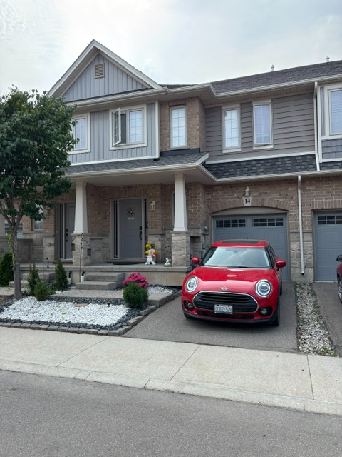 EXECUTIVE 3 BEDROOM TWO STOREY TOWNHOUSE FOR RENT