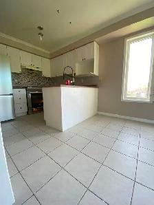 End Townhouse (3 Bedroom, 2.5 Bathroom) for rent in Whitby, ON - Photo 5