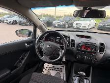 2017 Kia FORTE - Photo 14