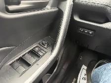 2021 Toyota RAV4 - Photo 18