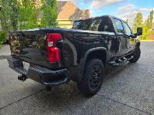 2023 Silverado Diesel Midnight Edition Trail Boss 139K - Photo 4