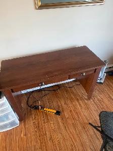Good condition small computer desk for sale - Photo 2