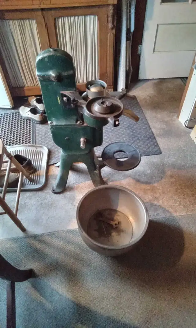 Antique cream separater
