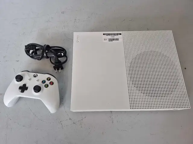 500GB Xbox One S w/Controller/Cord (32907820)
