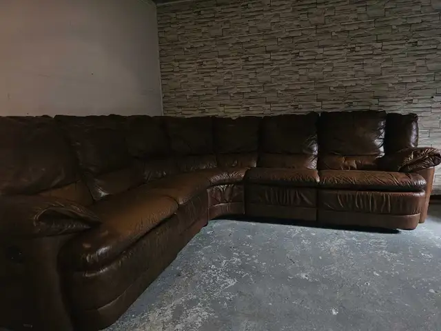 merveilleux sofa en cuir italien  Narturzi