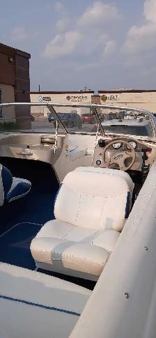 Bayliner Capri boat - Photo 2