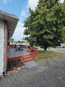 Furnished 3 bedroom detached home for rent on a quiet street - Photo 2