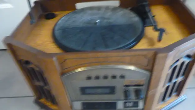 Classic Stereo Radio