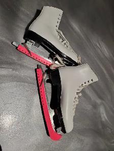 Ice skates - Patins à glace - Size 6