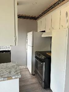 3 Beds 1 Bath Main Floor unit $2800/- available from 13th Sep - Photo 13
