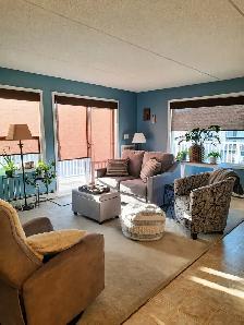 Spacious Corner Unit Condo in West Hill!