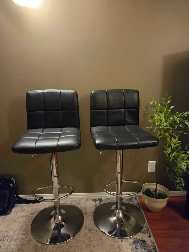Set of 2 Adjustable Swivel Bar Stools – Black & Chrome