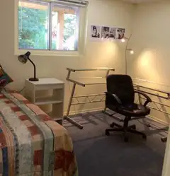 walk2McMaster. 2 rms avail in male student house. incl util&furn
