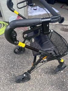Walker w hand brake, seat and basket - Photo 2