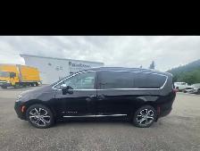 2024 Chrysler Pacifica Pinnacle - Photo 2