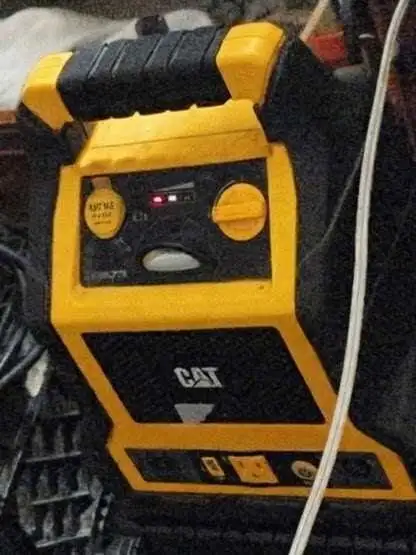 CAT 1000 Amp Jump Starter & Power Station w/ Cables