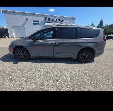 2024 Chrysler Pacifica Hybrid Premium S - Photo 2