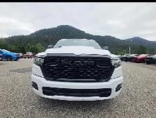 2026 Ram 1500 Black Express - Photo 3