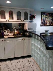 Room For A girl Near Sheridan College Brampton