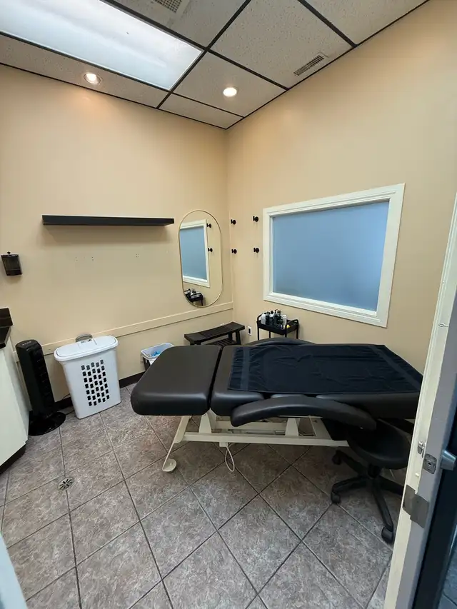 Esthetician Room for rent