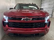 2024 Chevrolet Silverado 1500 RST - 5.3L V8/PWR BUCKETS/WIDESCRE - Photo 2