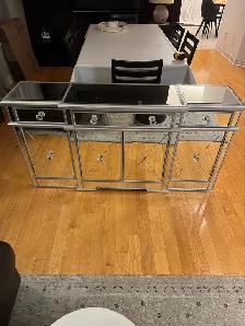 Mirrored  cabinets - Photo 2