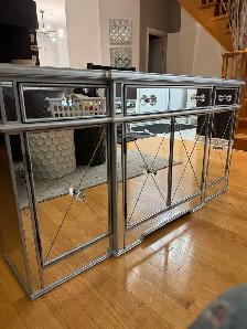 Mirrored  cabinets - Photo 3
