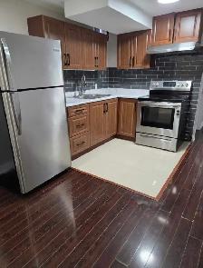 Spacious & Newly renovated 2 bedroom basement - Photo 2