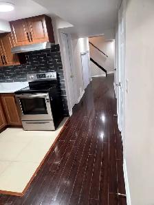 Spacious & Newly renovated 2 bedroom basement - Photo 3