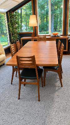 Mid century TEAK TECK Ensemble salle à manger. TRÈS GRANDE table