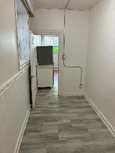 Centretown Basement Bachelor/Studio for Rent (192 Somerset St W) - Photo 3