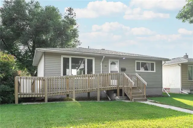 HOUSE FOR RENT OCT 1ST-  CORNER LOT FENCED&PET FRIENDLY