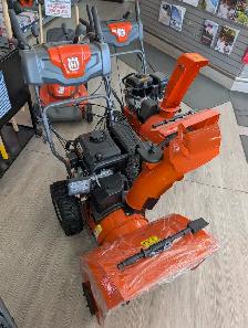 Husqvarna Snow Blower ST224 24' - Photo 3