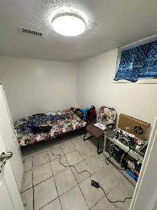 2 Bed Room Basement for Rent In Scarborough - Photo 4