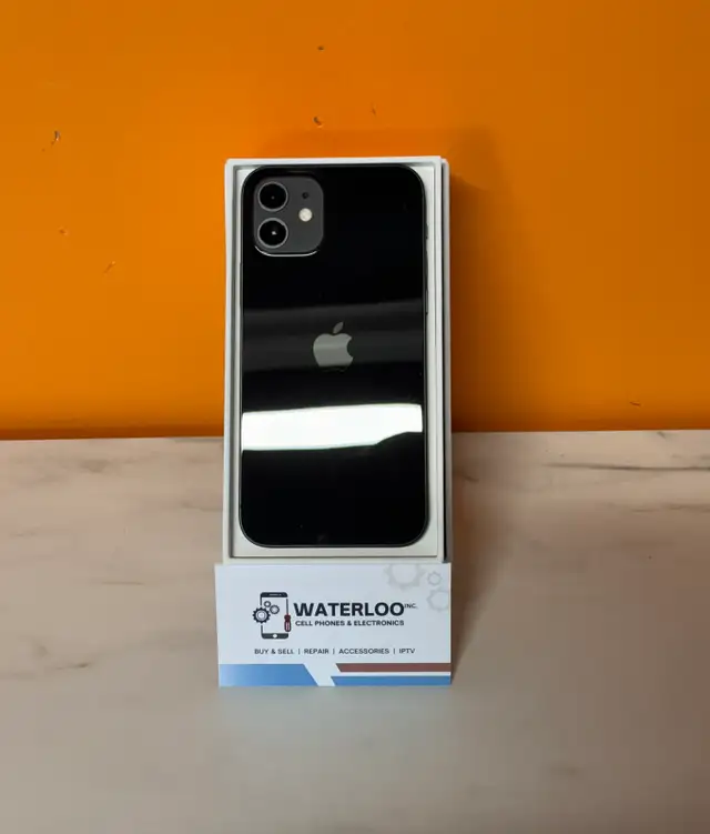 iPhone 12 64gb (Store Warranty)