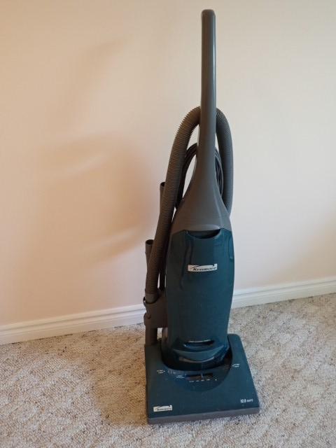 Kenmore 12-Amp Upright Vacuum Cleaner