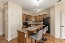 NEW LISTING! LOW CONDO FEES! - Photo 5