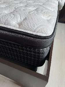 Kingsdown King Size Mattress – Excellent Condition - Photo 4