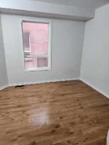Detached 5 Bedrom  3 room House Prime Location (Mavis&Eglinton) - Photo 2