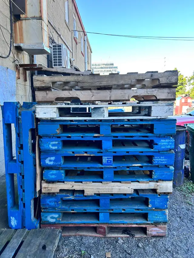 pallets $2