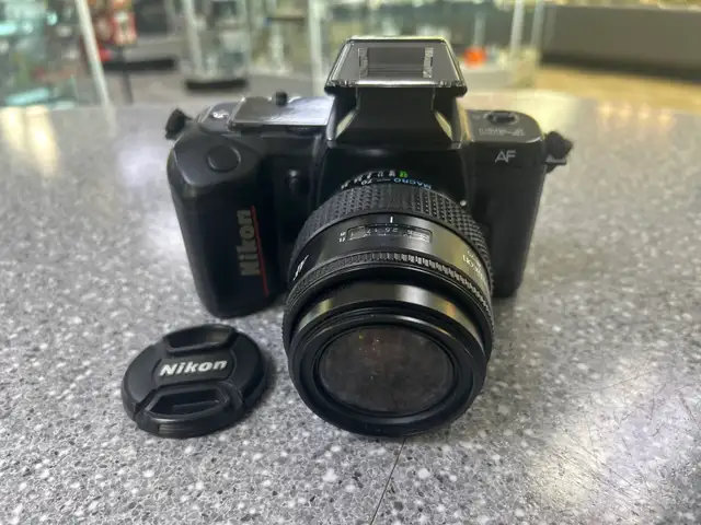 Nikon F-401 35MM 28-70 Magnicon Lens