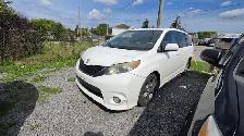 2011 Toyota sienna 8 passenger!! - Photo 3