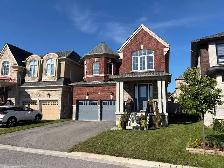 4 Bed 4 Beth Detached Home for Rent