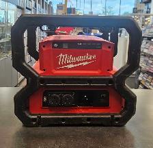 Milwaukee M18 Cordless Carry-On Power Supply