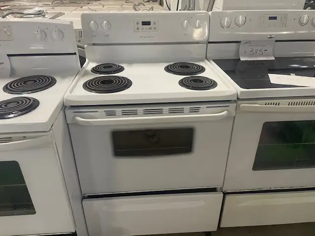 Cuisinière blanche ronds serpentins Frigidaire