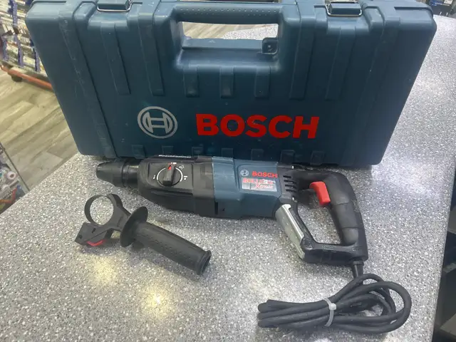 Bosch 11255VSR Bulldog Rotary Hammer Drill With Case