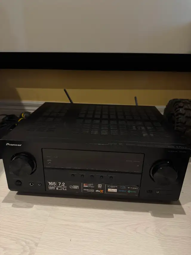 Pioneer VSX-933 home theatre receiver in good working condition