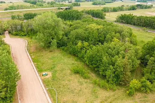 Fully serviced lot 4 in Alix – Ready for your dream home!