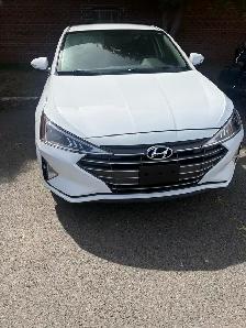 Hyundai Elantra Preferred - Photo 2