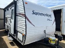 2015 Summerland Mini 1600 w/ bunks!